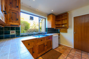 Kitchen- click for photo gallery